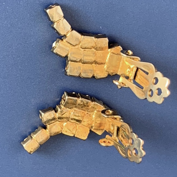 VTG Kramer New York Red/White/Blue Rhinestone Gold Tone Clip Earrings - Picture 8 of 9